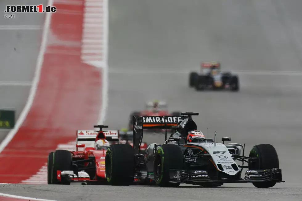 Foto zur News: Nico Hülkenberg (Force India) und Sebastian Vettel (Ferrari)