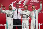 Foto zur News: Nico Rosberg (Mercedes), Lewis Hamilton (Mercedes) und Valtteri Bottas (Williams)