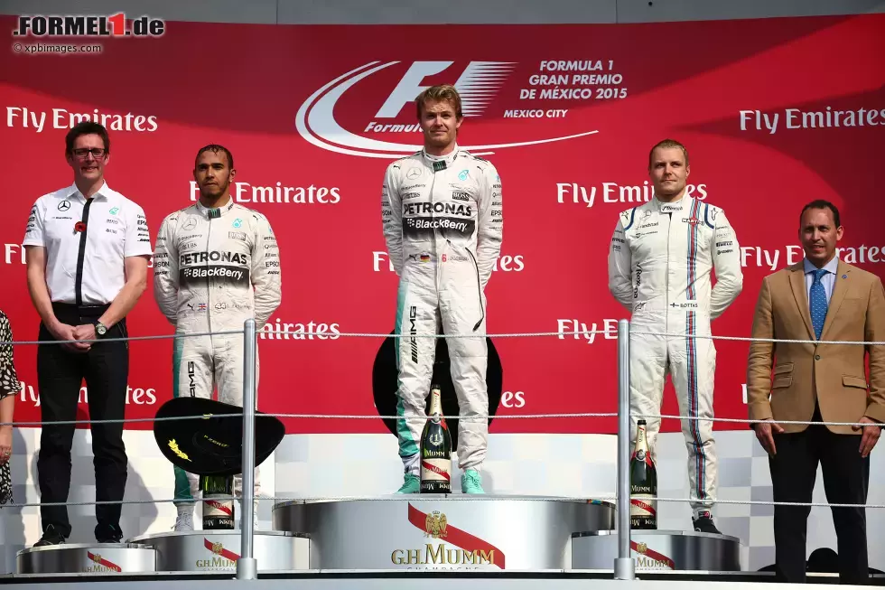 Foto zur News: Nico Rosberg (Mercedes), Lewis Hamilton (Mercedes) und Valtteri Bottas (Williams)