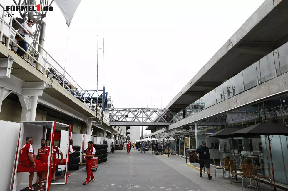 Foto zur News: Der neue Paddock in Interlagos