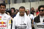 Foto zur News: Daniel Ricciardo (Red Bull), Lewis Hamilton (Mercedes) und Sergio Perez (Force India)