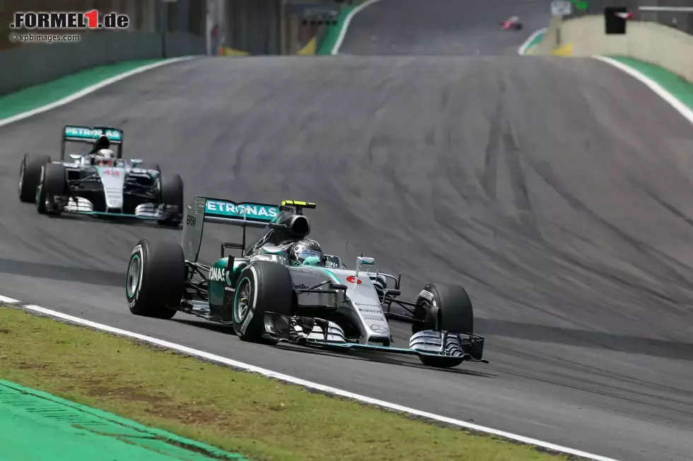 Foto zur News: Nico Rosberg (Mercedes) und Lewis Hamilton (Mercedes)