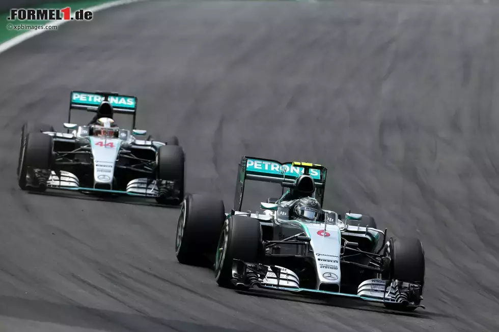 Foto zur News: Nico Rosberg (Mercedes) und Lewis Hamilton (Mercedes)