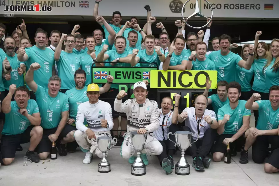 Foto zur News: Lewis Hamilton (Mercedes) und Nico Rosberg (Mercedes)