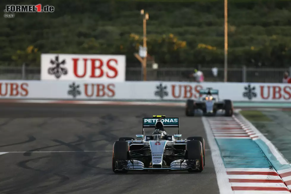 Foto zur News: Nico Rosberg (Mercedes) und Lewis Hamilton (Mercedes)