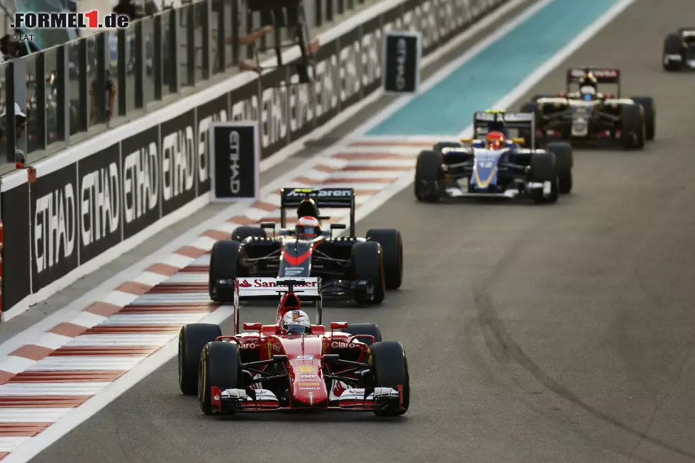 Foto zur News: Sebastian Vettel (Ferrari), Jenson Button (McLaren) und Felipe Nasr (Sauber)