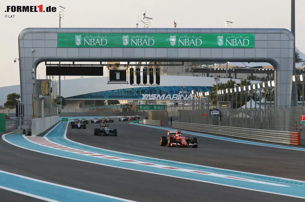 Foto zur News: Kimi Räikkönen (Ferrari), Sergio Perez (Force India) und Nico Hülkenberg (Force India)