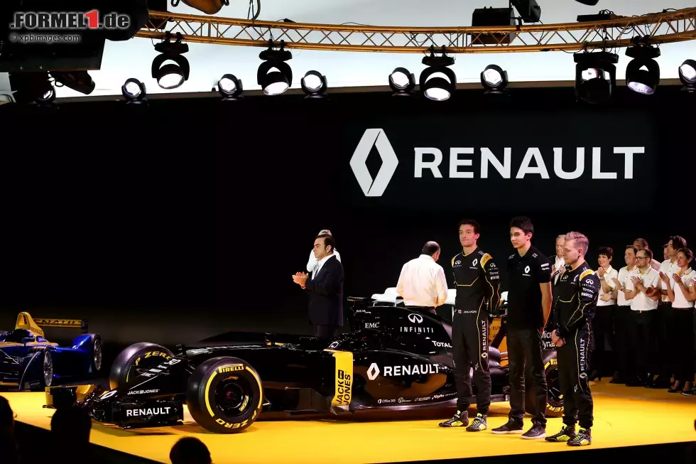 Foto zur News: Kevin Magnussen (Renault), Jolyon Palmer (Renault) und Esteban Ocon (Renault)