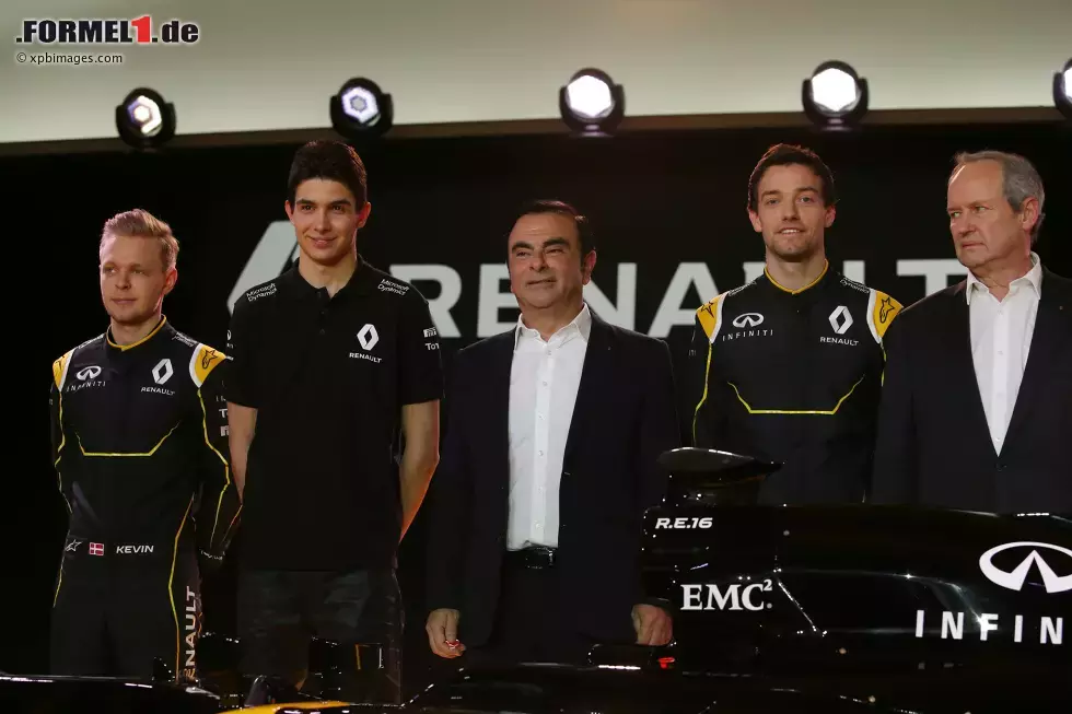 Foto zur News: Kevin Magnussen (Renault), Esteban Ocon (Renault) und Jolyon Palmer (Renault)