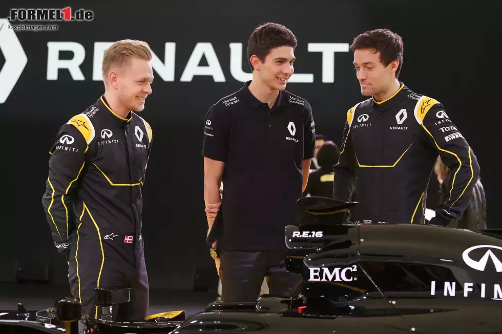 Foto zur News: Kevin Magnussen (Renault), Esteban Ocon (Renault) und Jolyon Palmer (Renault)