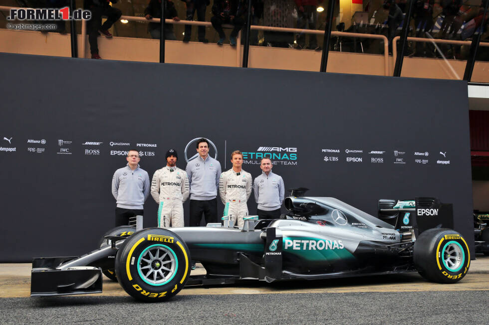 Foto zur News: Lewis Hamilton (Mercedes), Toto Wolff und Nico Rosberg (Mercedes)