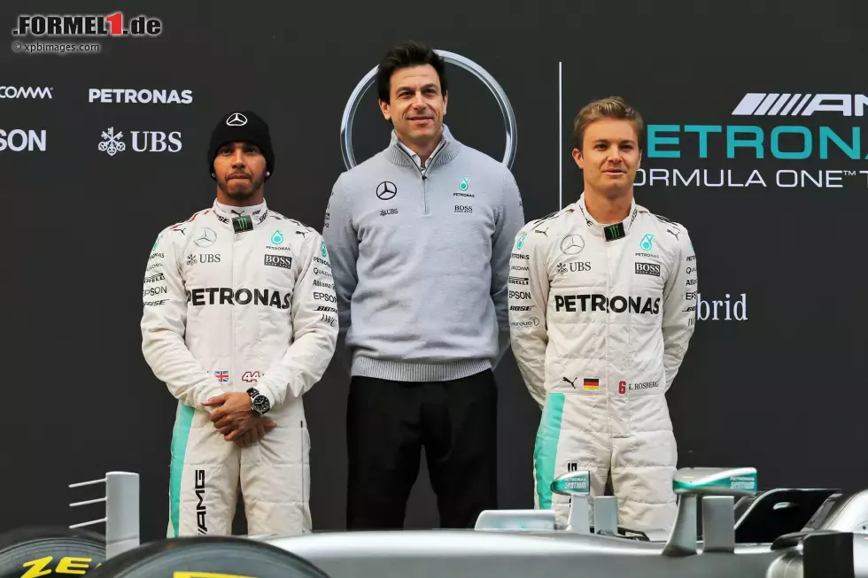 Foto zur News: Lewis Hamilton (Mercedes), Toto Wolff und Nico Rosberg (Mercedes)