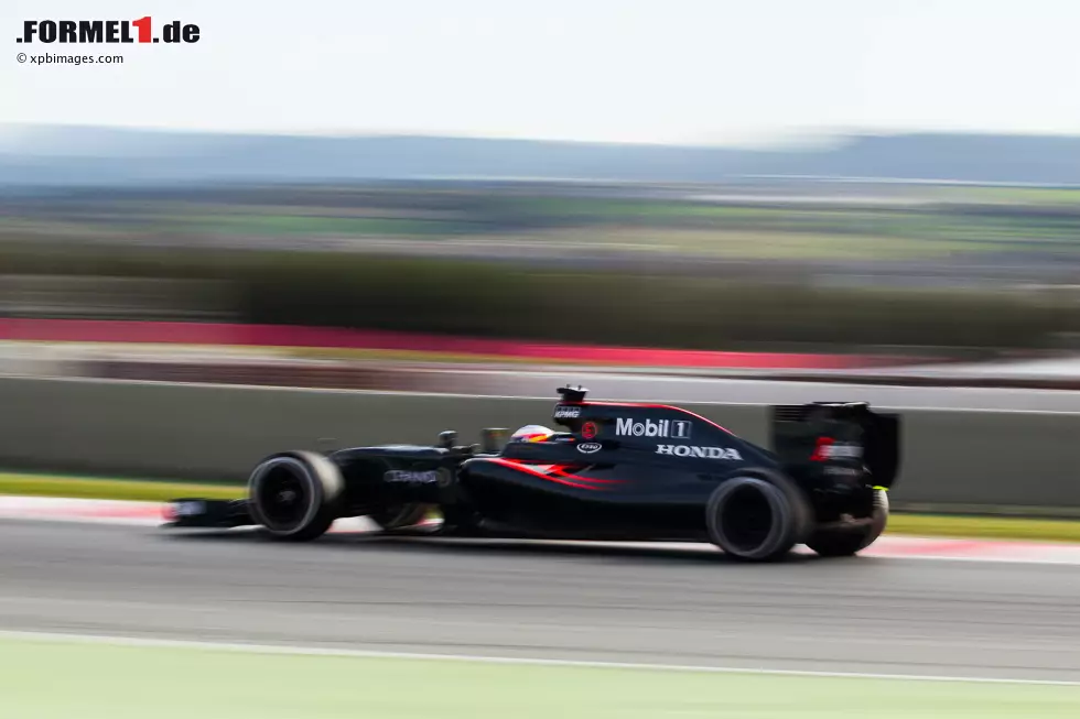 Foto zur News: Fernando Alonso (McLaren)