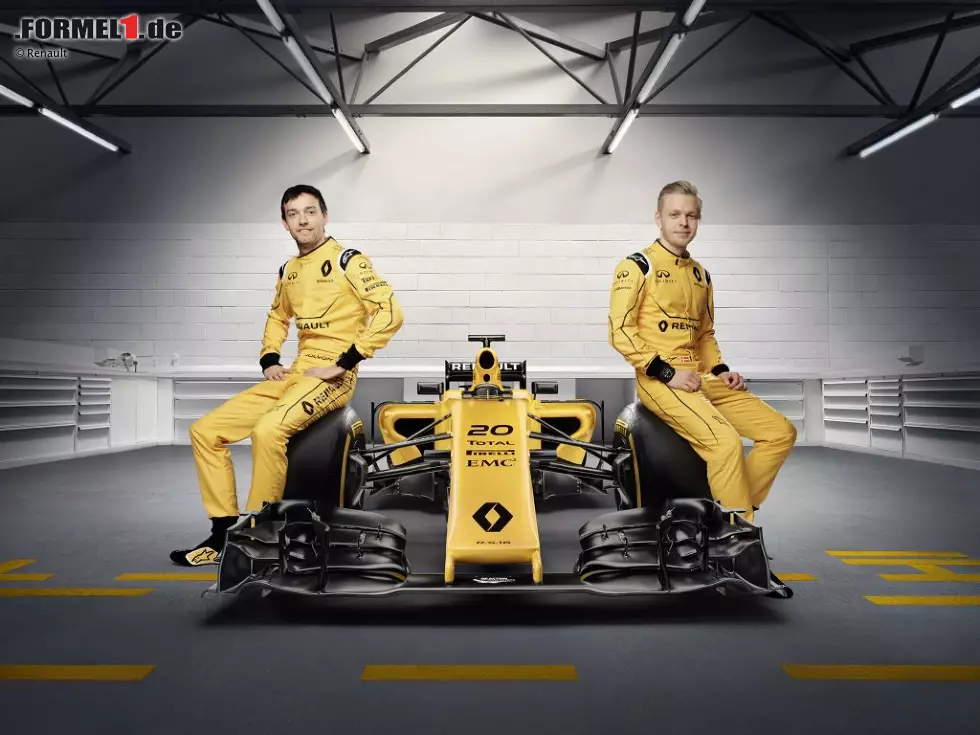 Foto zur News: Jolyon Palmer (Renault) und Kevin Magnussen (Renault)