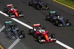 Foto zur News: Sebastian Vettel (Ferrari), Nico Rosberg (Mercedes), Lewis Hamilton (Mercedes), Kimi Räikkönen (Ferrari) und Max Verstappen (Toro Rosso)