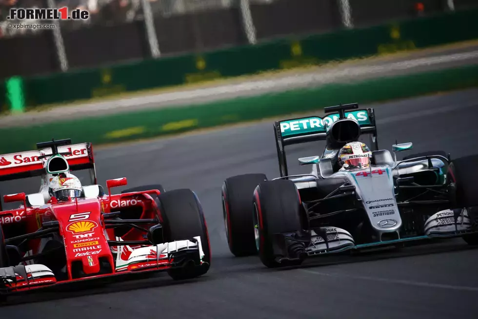 Foto zur News: Lewis Hamilton (Mercedes) und Sebastian Vettel (Ferrari)