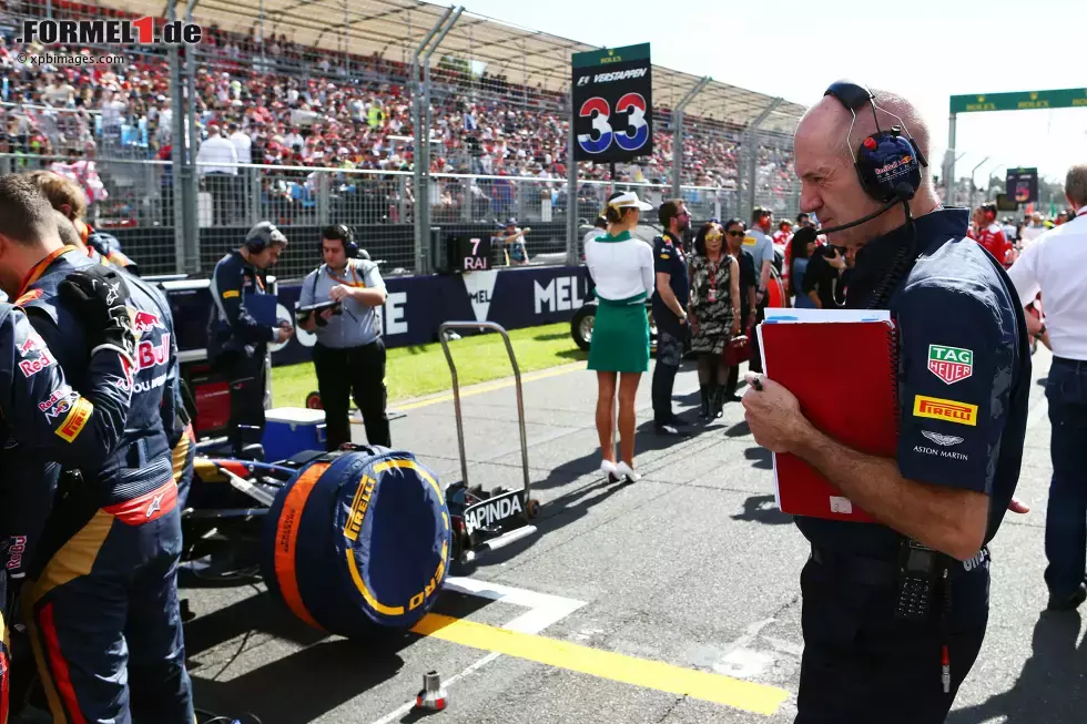 Foto zur News: Adrian Newey und Max Verstappen (Toro Rosso)