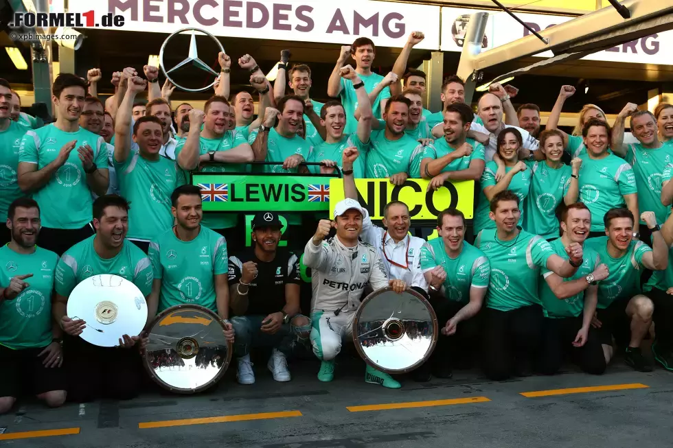 Foto zur News: Lewis Hamilton (Mercedes) und Nico Rosberg (Mercedes)