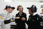 Foto zur News: Fernando Alonso und Stoffel Vandoorne (McLaren)