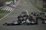 Foto zur News: Nico Rosberg (Mercedes), Lewis Hamilton (Mercedes) und Valtteri Bottas (Williams)