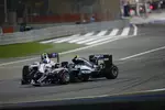 Foto zur News: Nico Rosberg (Mercedes) und Valtteri Bottas (Williams)