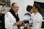 Foto zur News: Jenson Button (McLaren) und Karim Ojjeh