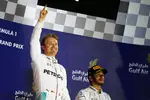 Foto zur News: Nico Rosberg (Mercedes) und Lewis Hamilton (Mercedes)