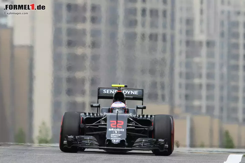 Foto zur News: Jenson Button (McLaren)