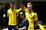 Foto zur News: Jolyon Palmer (Renault), Esteban Ocon und Kevin Magnussen (Renault)