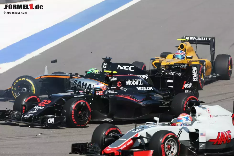 Foto zur News: Nico Hülkenberg (Force India), Jenson Button (McLaren) und Jolyon Palmer (Renault)