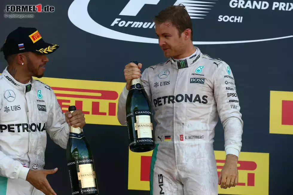 Foto zur News: Lewis Hamilton (Mercedes) und Nico Rosberg (Mercedes)