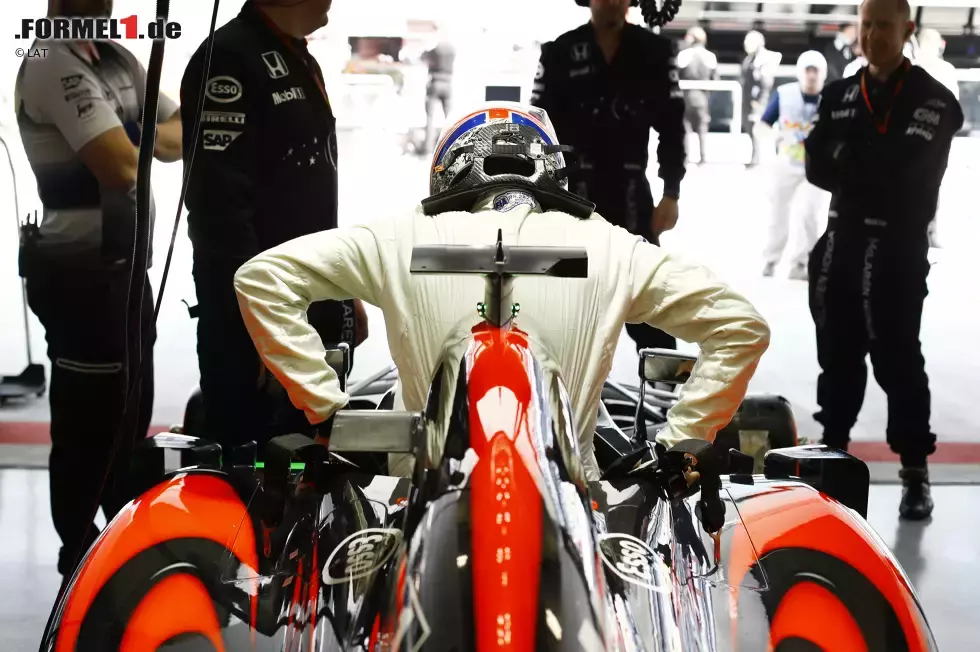 Foto zur News: Jenson Button (McLaren)