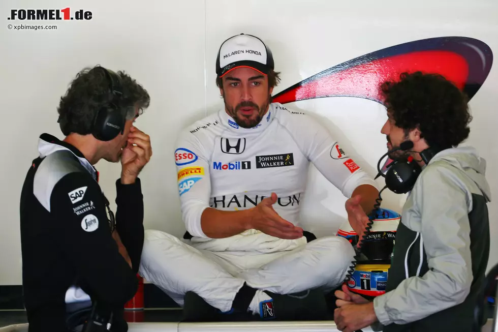 Foto zur News: Fernando Alonso (McLaren)