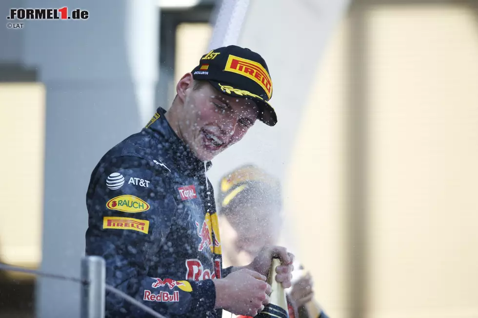 Foto zur News: Max Verstappen (Red Bull) und Sebastian Vettel (Ferrari)