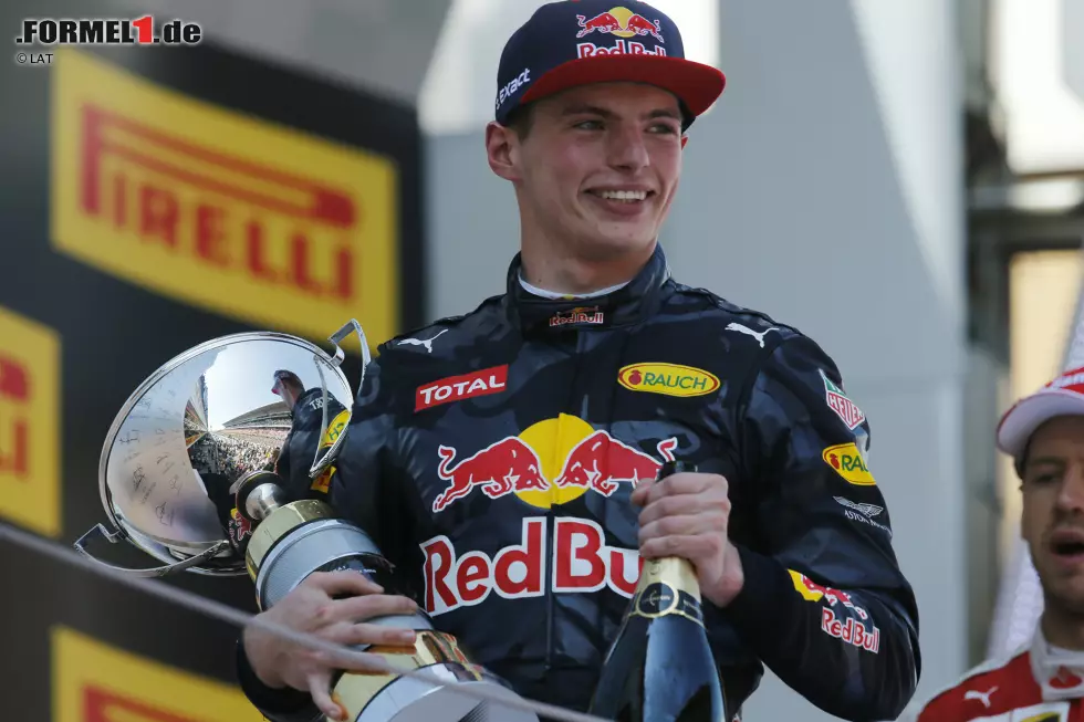 Foto zur News: Max Verstappen (Red Bull) und Sebastian Vettel (Ferrari)