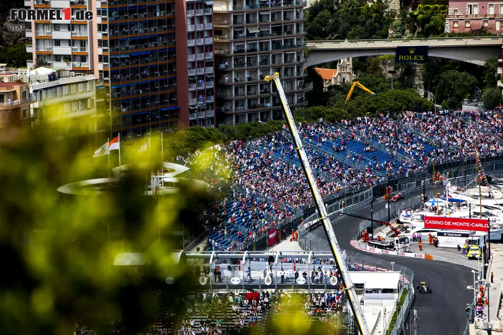 Foto zur News: Sergio Perez (Force India)