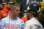 Foto zur News: Lewis Hamilton (Mercedes) mit Justin Bieber