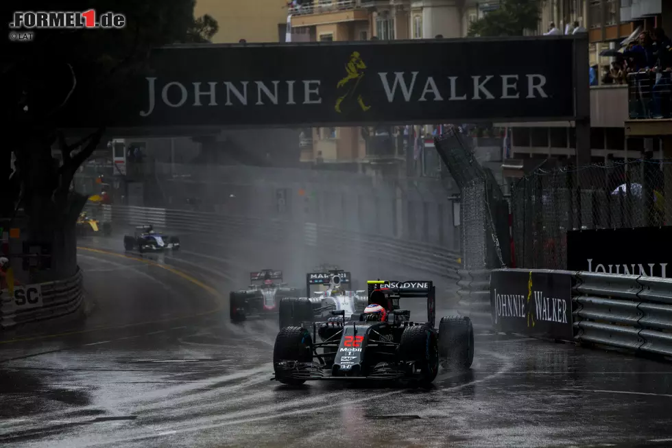 Foto zur News: Jenson Button (McLaren) und Felipe Massa (Williams)