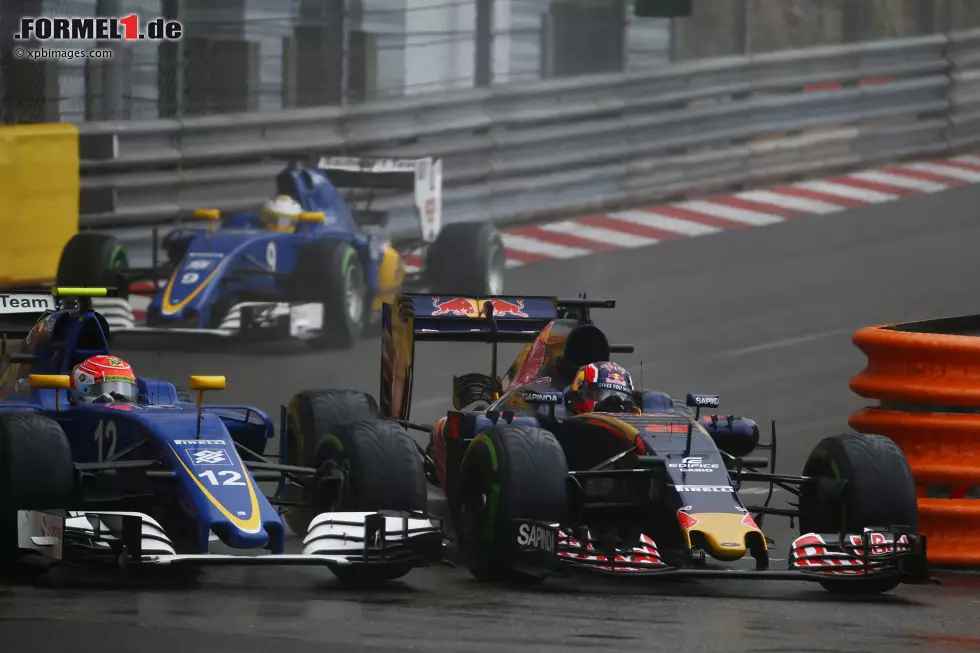 Foto zur News: Felipe Nasr (Sauber) und Daniil Kwjat (Toro Rosso)