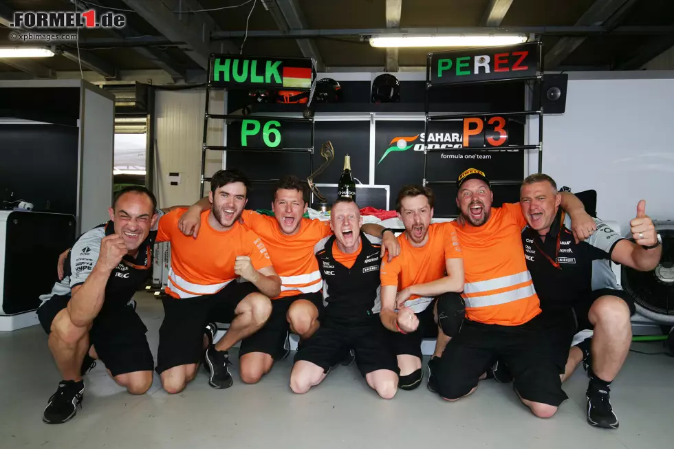 Foto zur News: Sergio Perez (Force India) und Nico Hülkenberg (Force India)