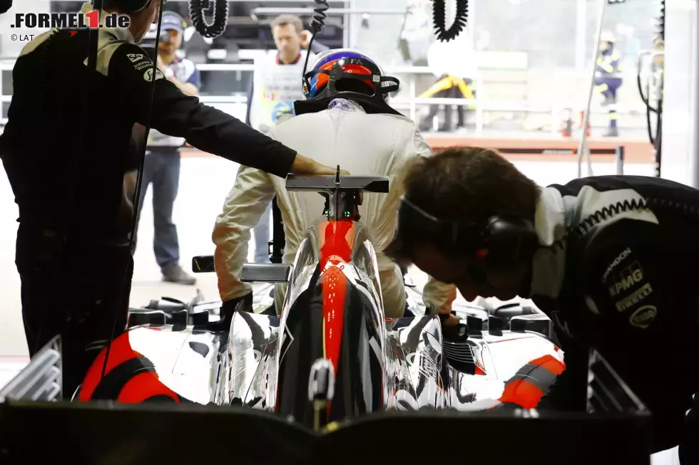 Foto zur News: Fernando Alonso (McLaren)