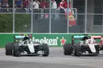 Foto zur News: Nico Rosberg (Mercedes) und Lewis Hamilton (Mercedes)