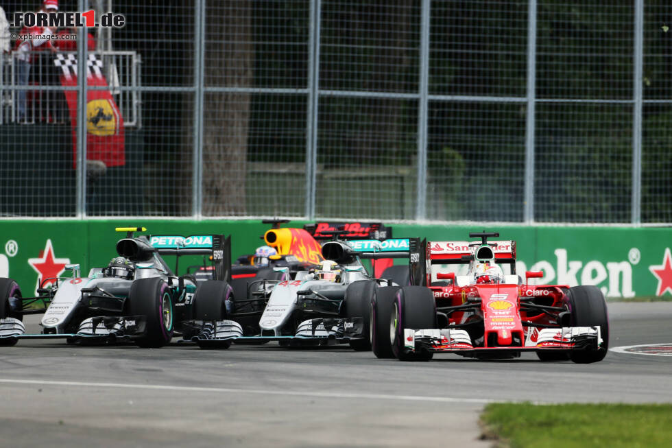 Foto zur News: Sebastian Vettel (Ferrari), Lewis Hamilton (Mercedes) und Nico Rosberg (Mercedes)
