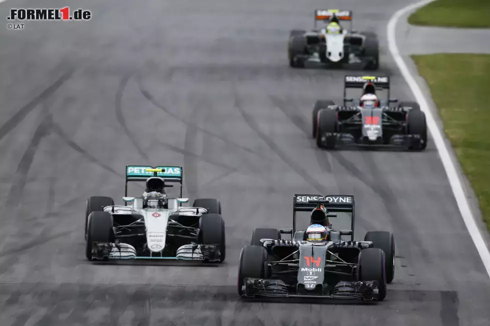 Foto zur News: Fernando Alonso (McLaren), Nico Rosberg (Mercedes), Jenson Button (McLaren) und Sergio Perez (Force India)