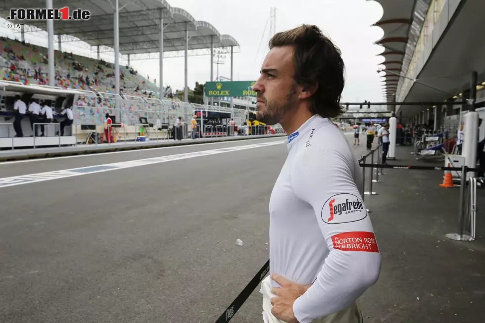 Foto zur News: Fernando Alonso (McLaren)