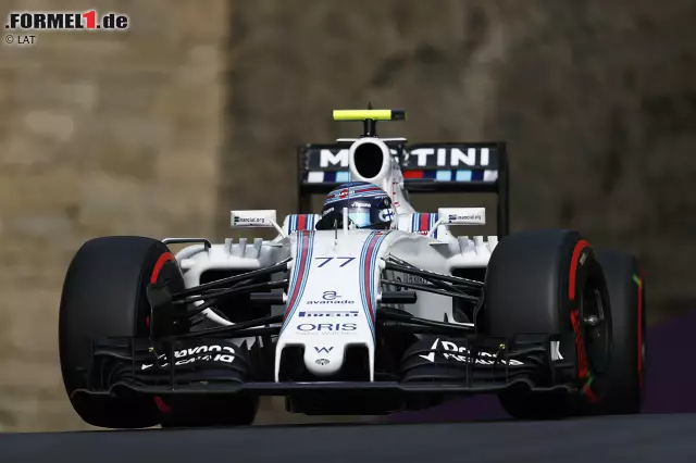 Foto zur News: Valtteri Bottas (Baku 2016): Bei der Einfahrt in die Boxengasse traf der Finne nach einer Installationsrunde im dritten Training ebenso einen Kanaldeckel, der den Boliden beschädigte, sodass er nicht weiter an der Session teilnehmen konnte.