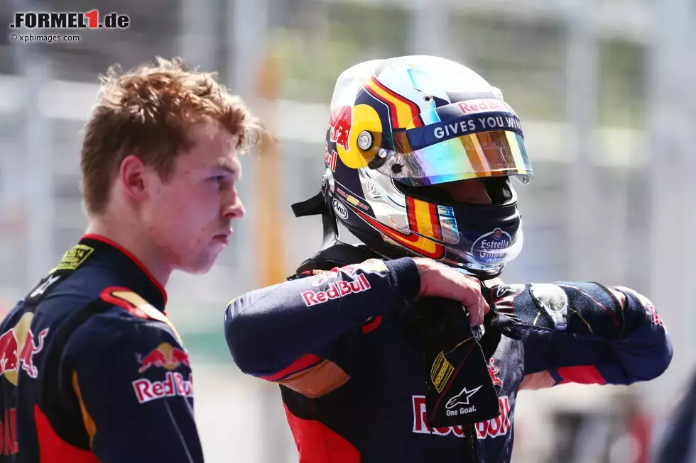 Foto zur News: Daniil Kwjat (Toro Rosso) und Carlos Sainz (Toro Rosso)