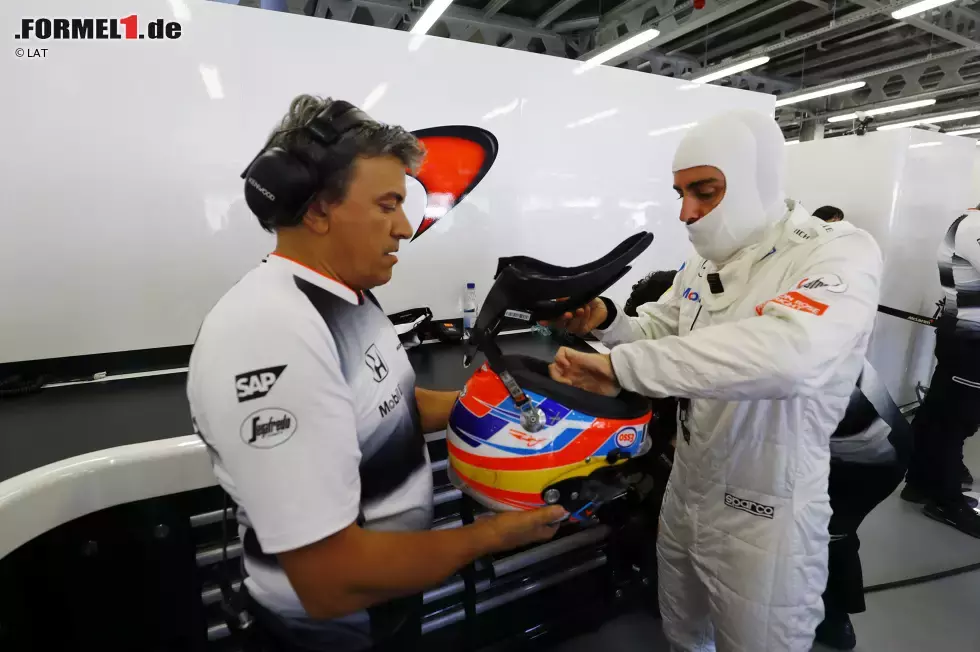 Foto zur News: Fernando Alonso (McLaren)