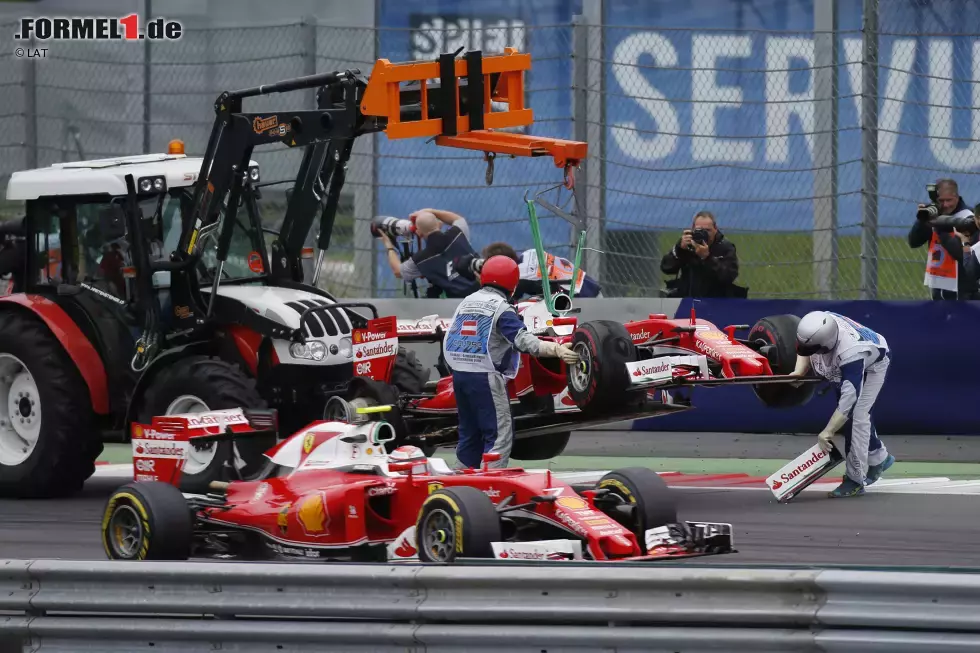 Foto zur News: Kimi Räikkönen (Ferrari) und Sebastian Vettel (Ferrari)