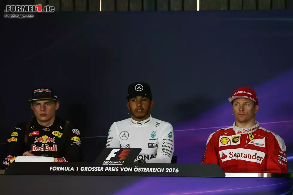 Foto zur News: Max Verstappen (Red Bull), Lewis Hamilton (Mercedes) und Kimi Räikkönen (Ferrari)